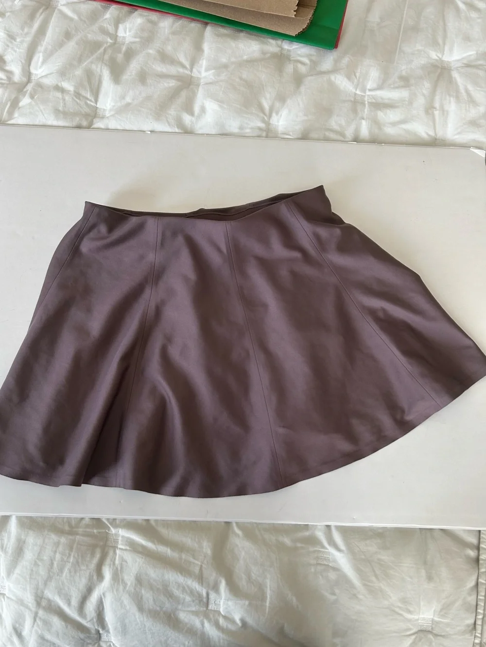 ALO Yoga Airlift Down the Line Tennis Skirt in Raisinette